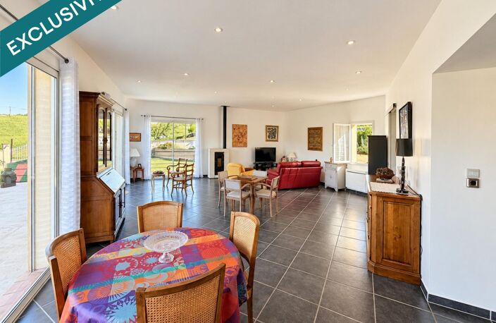 Vaste maison contemporaine avec vue dégagée — photo 3