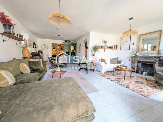 MAISON T6 de 210m² avec GRAND GARAGE et TERRASSES — photo du bien