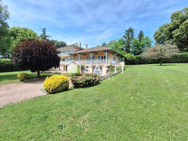 Maison familiale 245 m2 avec 5 chambres + Appartement indépendant à rénover — photo du bien