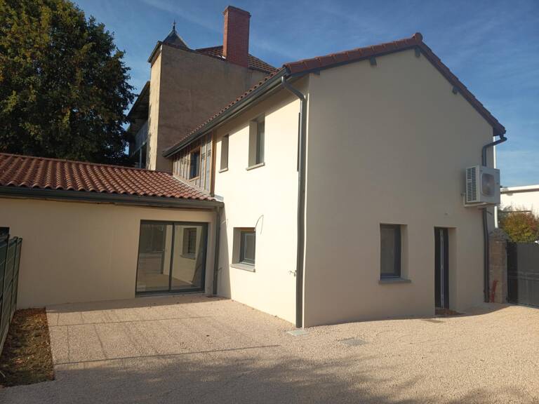 Idéalement située dans un quartier prisé de Mâcon cette maison entièrement rénovée vous séduira. — photo 1