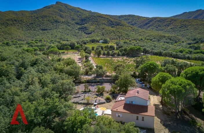 Superbe villa offrant : vue imprenable, grand terrain, piscine et un terrain de tennis! — photo 2