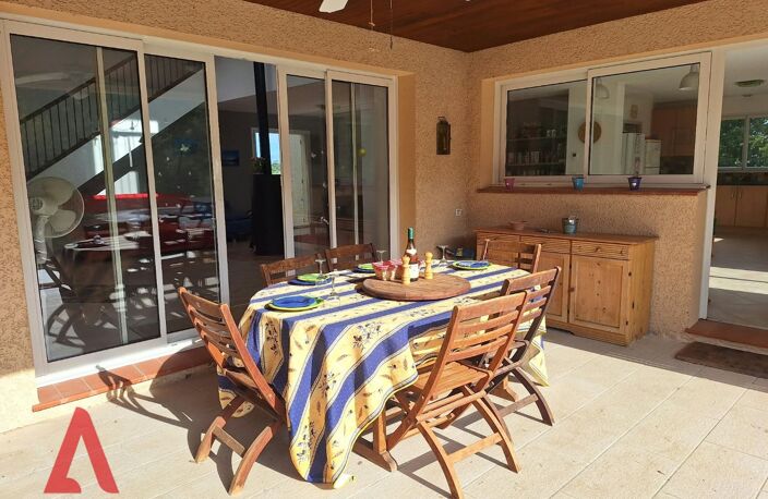 Superbe villa offrant : vue imprenable, grand terrain, piscine et un terrain de tennis! — photo 4