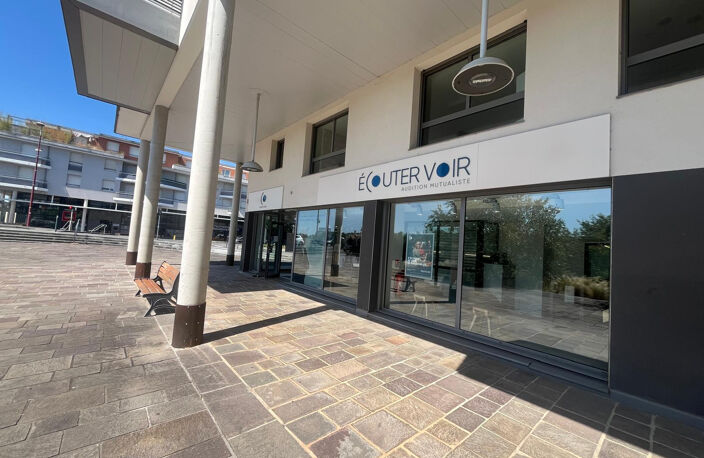 Local commercial de 186 m2 avec vitrine   Centre de Bourran à Rodez — photo 2