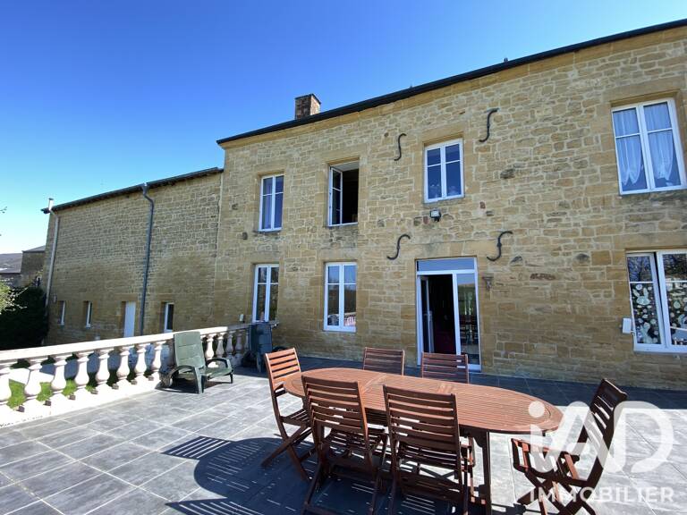 Vente Maison/villa 9 pièces — photo 1