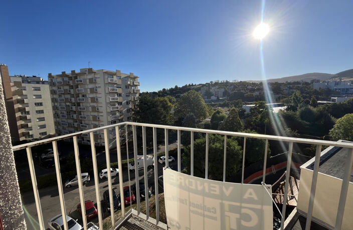 GRAND T2 LUMINEUX   55 M2   DERNIER ÉTAGE   GARAGE & CAVE — photo 2