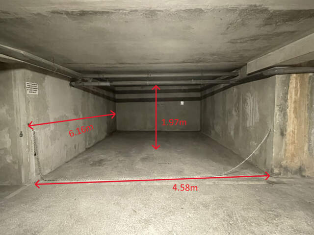 Nice Ouest, CARRAS CALIFORNIE FERBER : Double Box dans Résidence Sécure — photo du bien