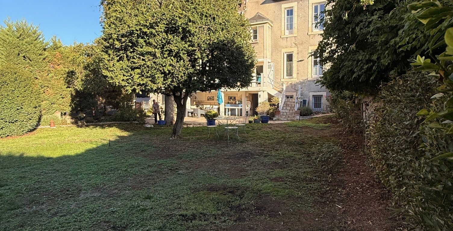 Vente Maison/villa 11 pièces — photo 1