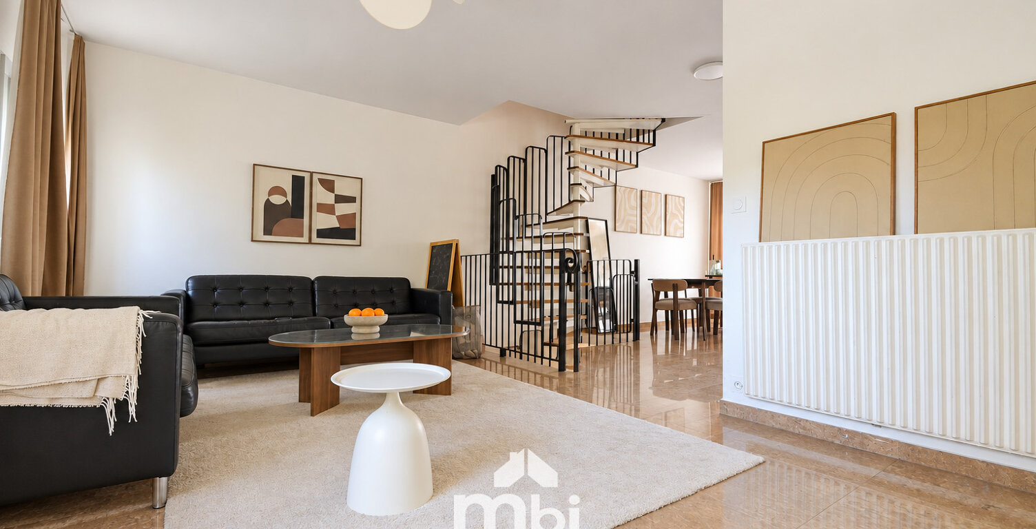MAISON 4 CHAMBRES - TERRAIN + UN APPARTEMENT F2. — photo 1