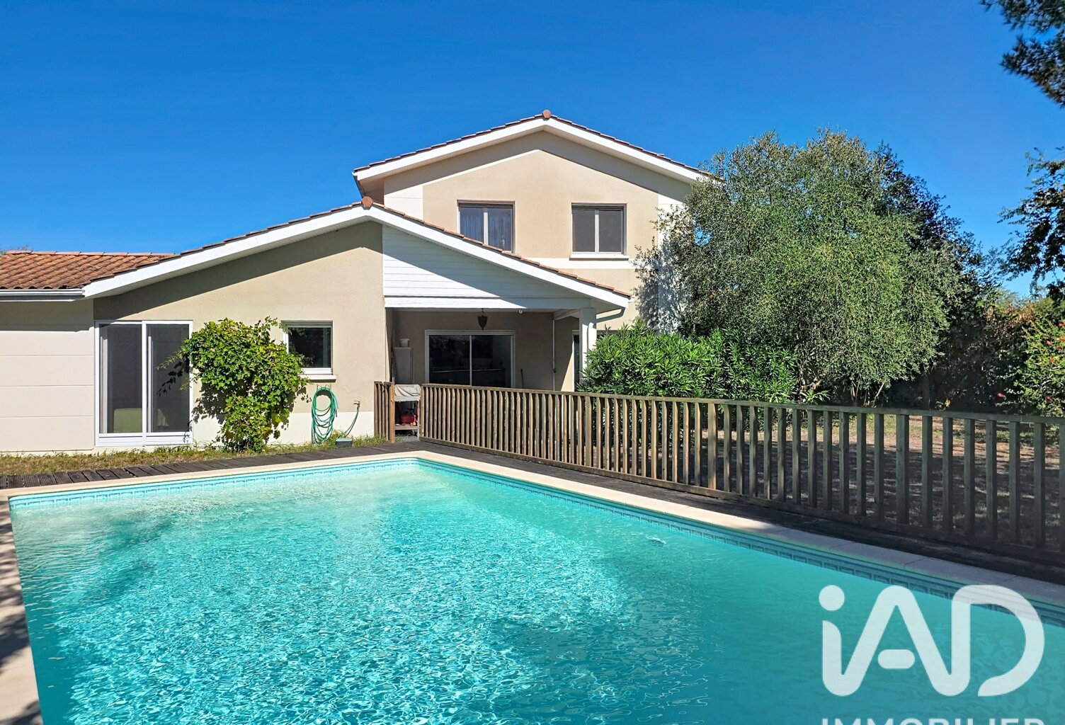 Vente Maison/villa 8 pièces — photo 1