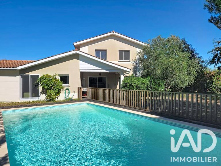 Vente Maison/villa 8 pièces — photo 1