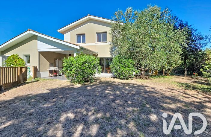 Vente Maison/villa 8 pièces — photo 2