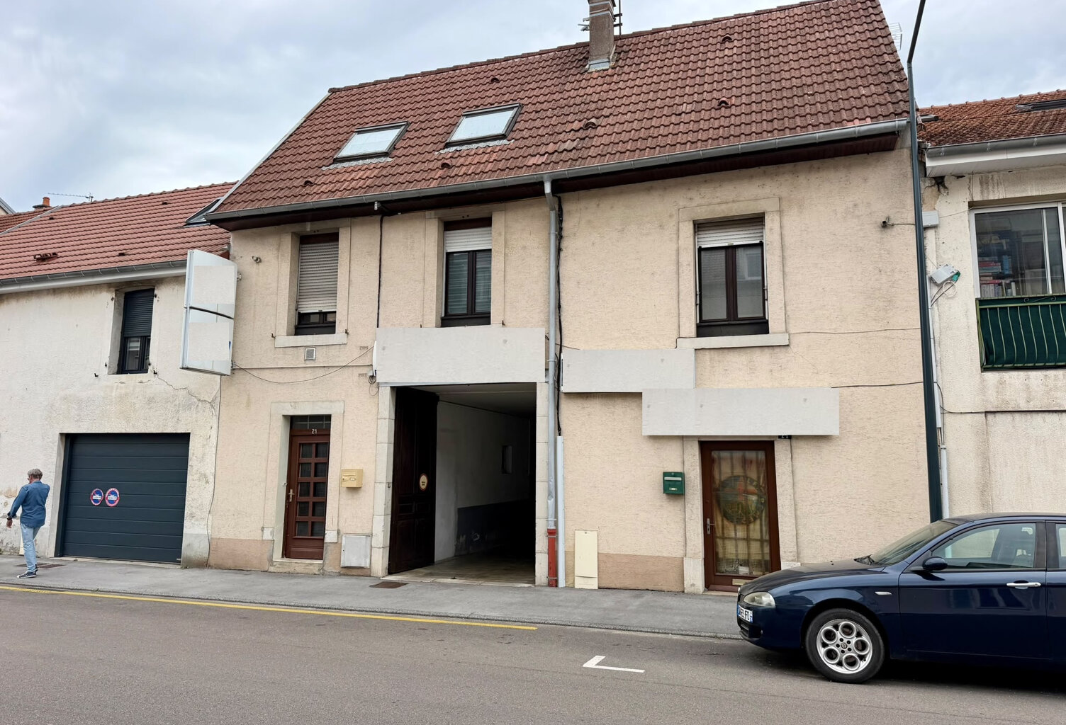 Vente, VESOUL (70) -- immeuble mixte commerce/habitation sur — photo 1