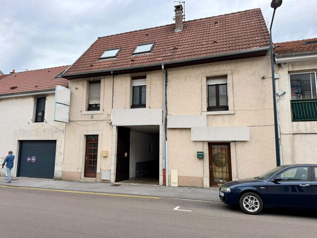 Vente, VESOUL (70) -- immeuble mixte commerce/habitation sur — photo du bien