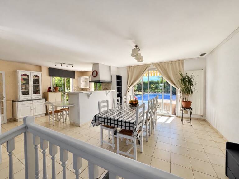 AVRILLÉ - BELLE MAISON FAMILIALE AVEC PISCINE ET DÉPENDANCE — photo 1