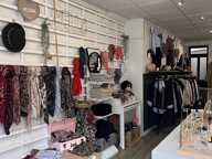 Vente Habillement, Textile 100 m&sup2; — photo 3