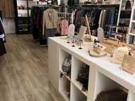 Vente Habillement, Textile 100 m&sup2; — photo 4