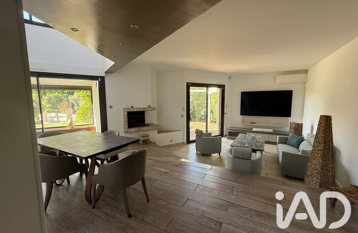 Location Maison d'architecte 5 pièces — photo 2