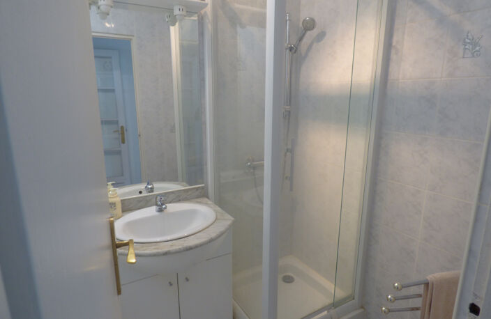 Appartement de type 2 vendu loué - 41.54 m2 - 13012 Marseille - 115.000 € — photo 5