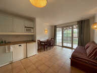 APPARTEMENT T2 MEUBLE AU 1ER ETAGE AVEC LOGGIA — photo 2