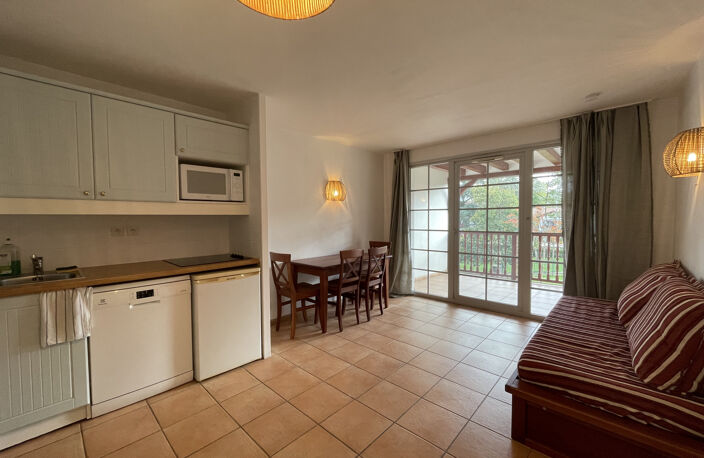 APPARTEMENT T2 MEUBLE AU 1ER ETAGE AVEC LOGGIA — photo 2