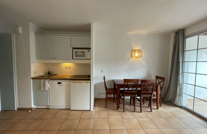APPARTEMENT T2 MEUBLE AU 1ER ETAGE AVEC LOGGIA — photo 3