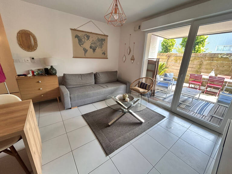 A Biarritz, superbe appartement T2 meublé et équipé en rez-de-chaussée avec terrasse et parking. — photo 1