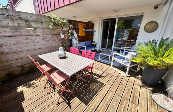 A Biarritz, superbe appartement T2 meublé et équipé en rez-de-chaussée avec terrasse et parking. — photo 2