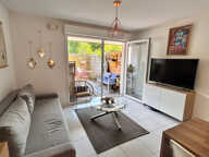 A Biarritz, superbe appartement T2 meublé et équipé en rez-de-chaussée avec terrasse et parking. — photo 3