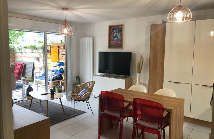 A Biarritz, superbe appartement T2 meublé et équipé en rez-de-chaussée avec terrasse et parking. — photo 4