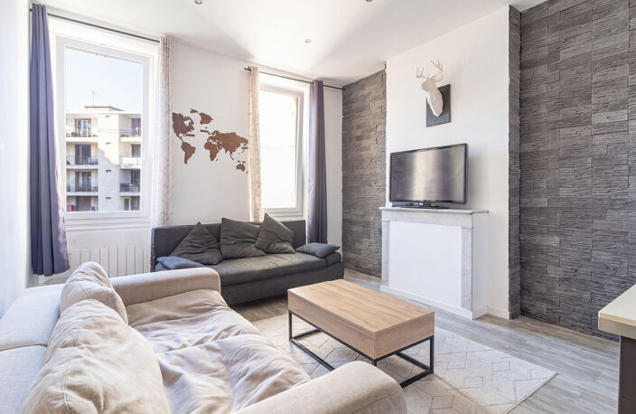 Castellane/ milieu Bd baille: T2 46 m2 hab Lc avec grande ca — photo 2
