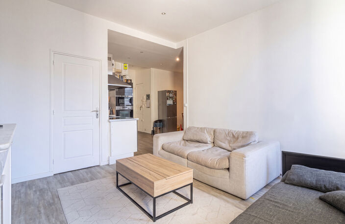 Castellane/ milieu Bd baille: T2 46 m2 hab Lc avec grande ca — photo 3