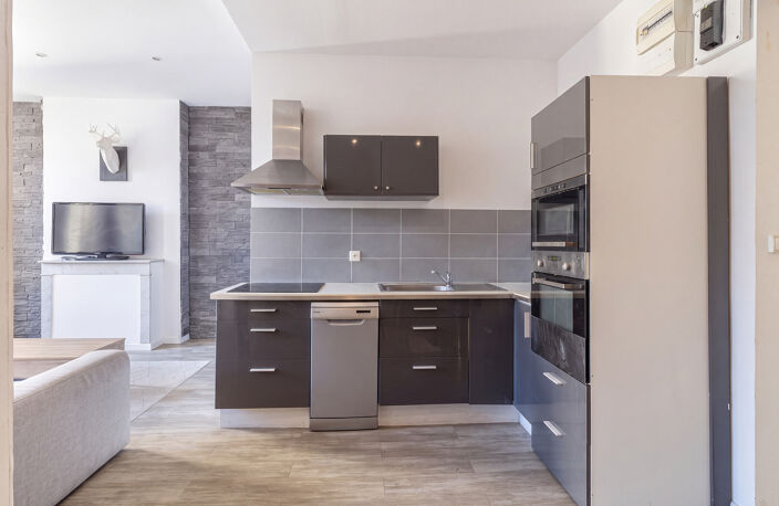 Castellane/ milieu Bd baille: T2 46 m2 hab Lc avec grande ca — photo 4