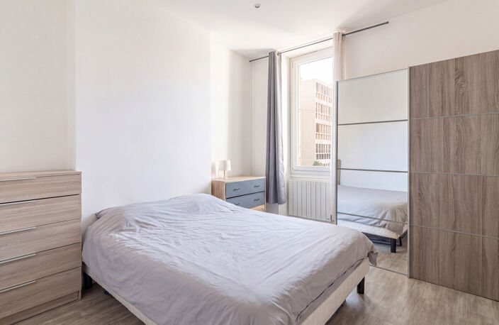 Castellane/ milieu Bd baille: T2 46 m2 hab Lc avec grande ca — photo 5