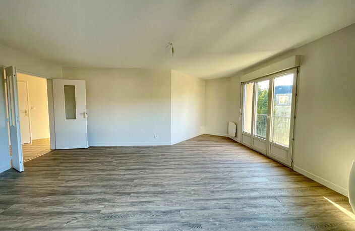 TOURS   T3 AVEC BALCON, GARAGE ET PARKING — photo 2
