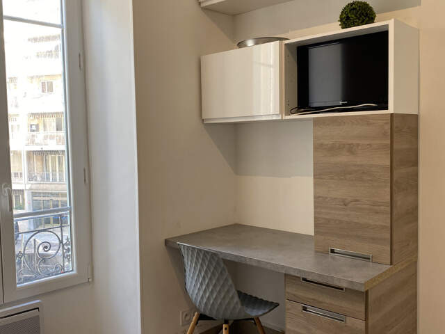 Nice-centre / Malaussena - Charmant studio meublé 13,65m2, refait à neuf — photo du bien