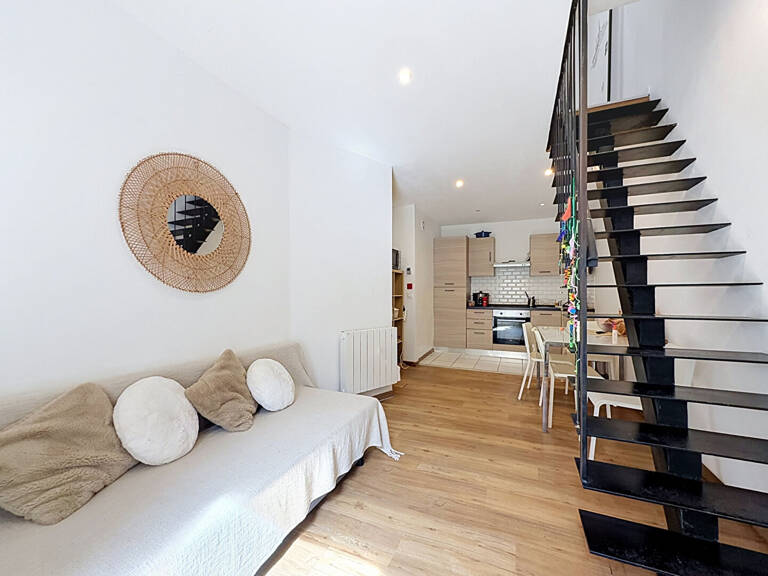Appartement Marseille T3/4 avec cour CINQ AVENUES — photo 1