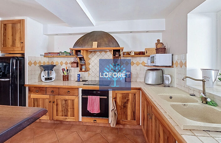 Corps de ferme entièrement rénové de 210 m², 5 chambres, piscine, terrain de 703 m² — photo 3