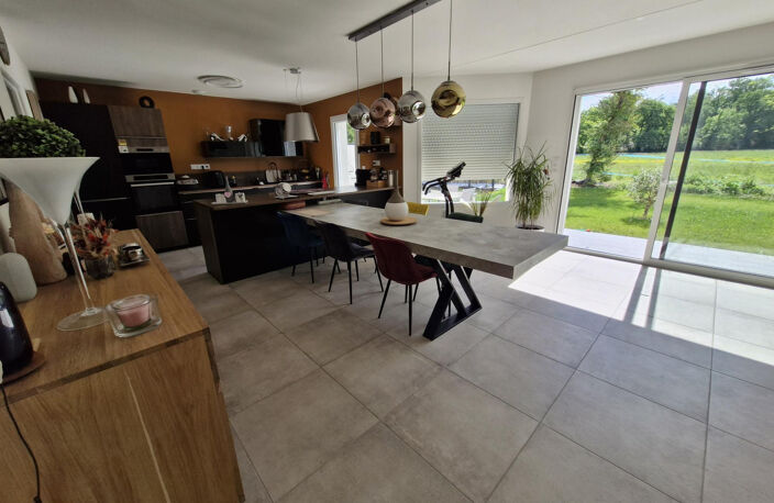 Maison 4 pièces : 108 m2 située sur la commune de Semussac — photo 5