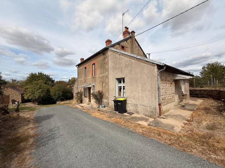 EN EXCLUSIVITE ! Propriété 2 maisons + dépendances sur 4700 m2 de terrain (ou 1ha8 si nécessaire) 88 000 € — photo 1