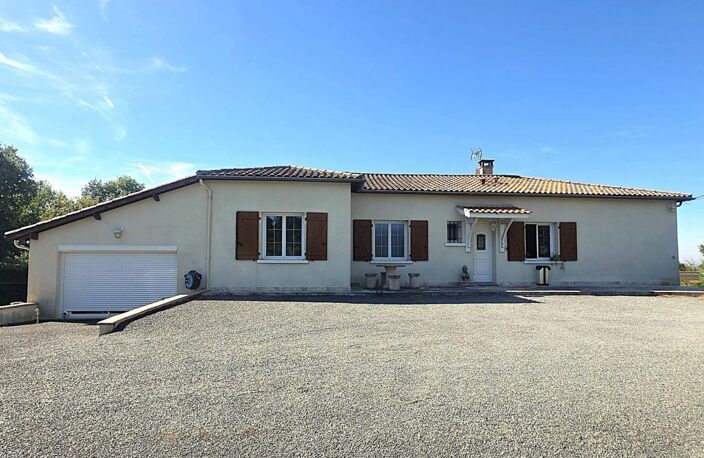 Maison familiale avec vue au  LEDAT (47) — photo 2