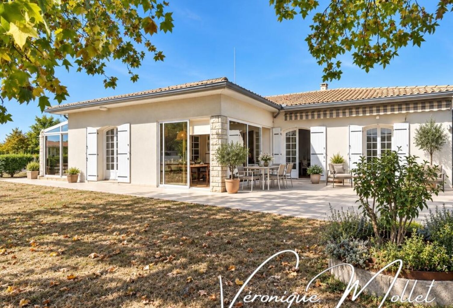 VILLA TRADITIONNELLE SUR PLUS DE 6 000 M² – VASTE DÉPENDANCE AUX MULTIPLES POSSIBILITÉS — photo 1