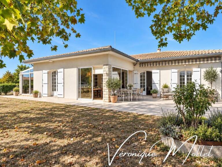VILLA TRADITIONNELLE SUR PLUS DE 6 000 M² – VASTE DÉPENDANCE AUX MULTIPLES POSSIBILITÉS — photo 1