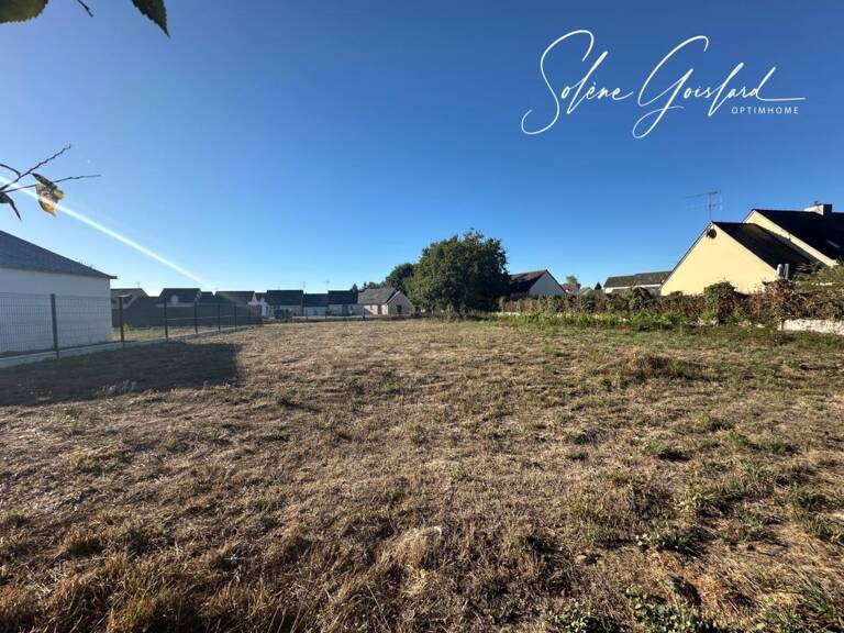 Terrain constructible, bourg, au calme — photo 1