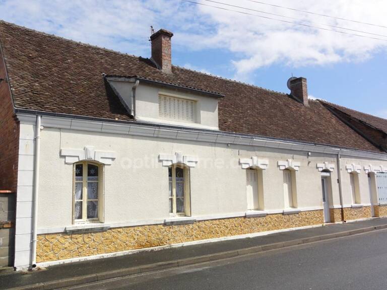 SOUESMES, Village de Sologne, Immeuble de rapport de trois appartements dont deux actuellement loués — photo 1