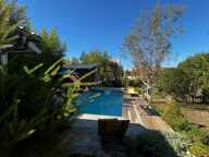 Très bel ensemble immobilier avec jardin et piscine offrant une belle rentabilité locative: 2 maisons non mitoyennes et un immeuble de 5 studios — photo 4