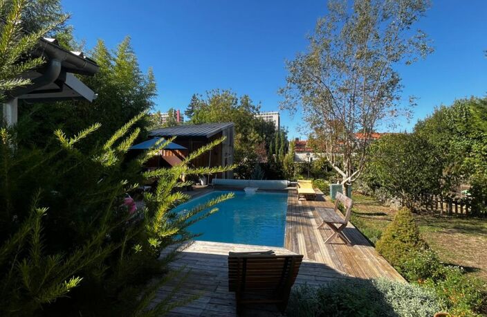 Très bel ensemble immobilier avec jardin et piscine offrant une belle rentabilité locative: 2 maisons non mitoyennes et un immeuble de 5 studios — photo 4