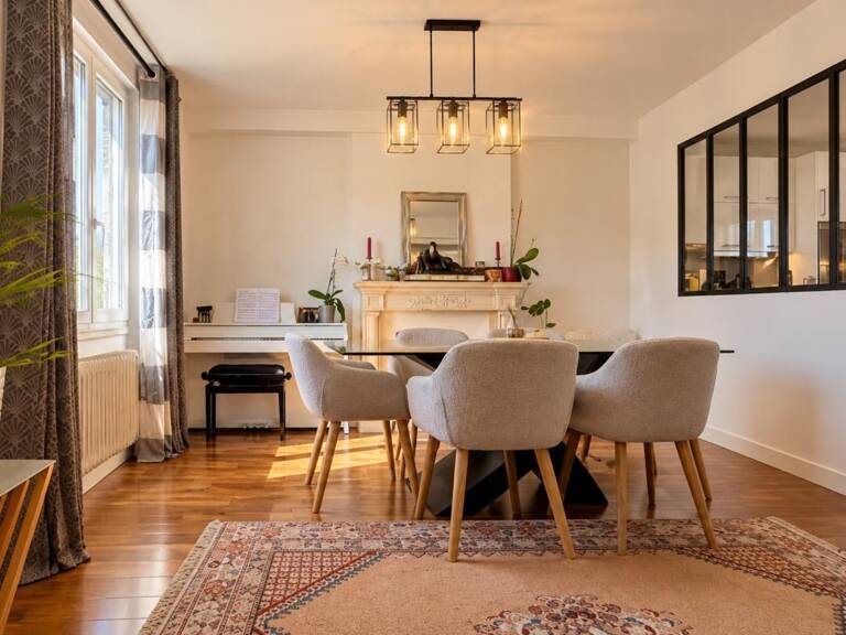 Située à Mériel, cette maison familiale offre une distribution fonctionnelle ainsi qu’un beau potentiel d’évolution — photo 1
