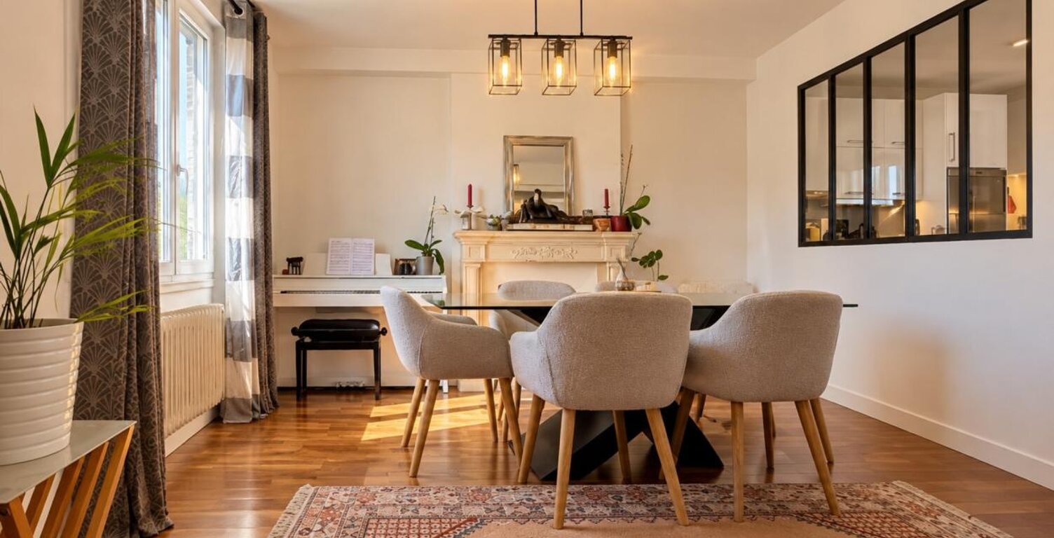 Située à Mériel, cette maison familiale offre une distribution fonctionnelle ainsi qu’un beau potentiel d’évolution — photo 1