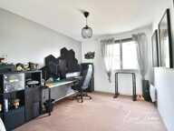 EN EXCLUSIVITÉ – APPARTEMENT T3 AVEC BALCON, PARKING ET CAVE — photo 4