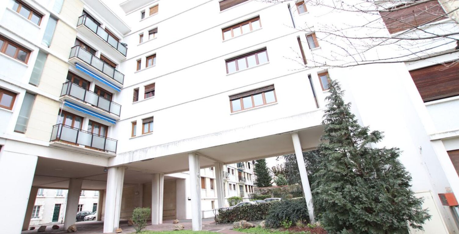 ORLEANS DUNOIS, Vaste trois pièces de 87 m2 avec parking et cave proche gare et centre ville — photo 1